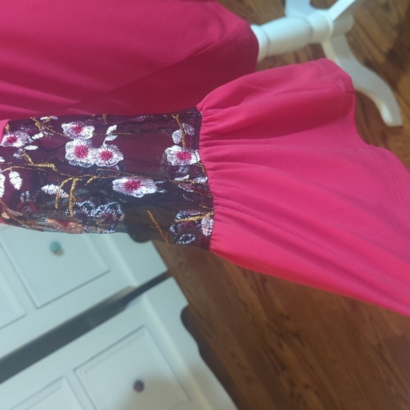 Susan Graver Liquid Knit Fuschia Pink top With Mesh Inlay Bell Sleeves  Sz S - Picture 4 of 7